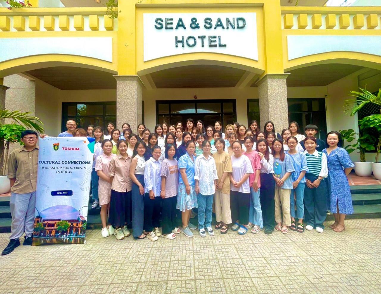 Sea And Sand Hotel Hội An Buitenkant foto