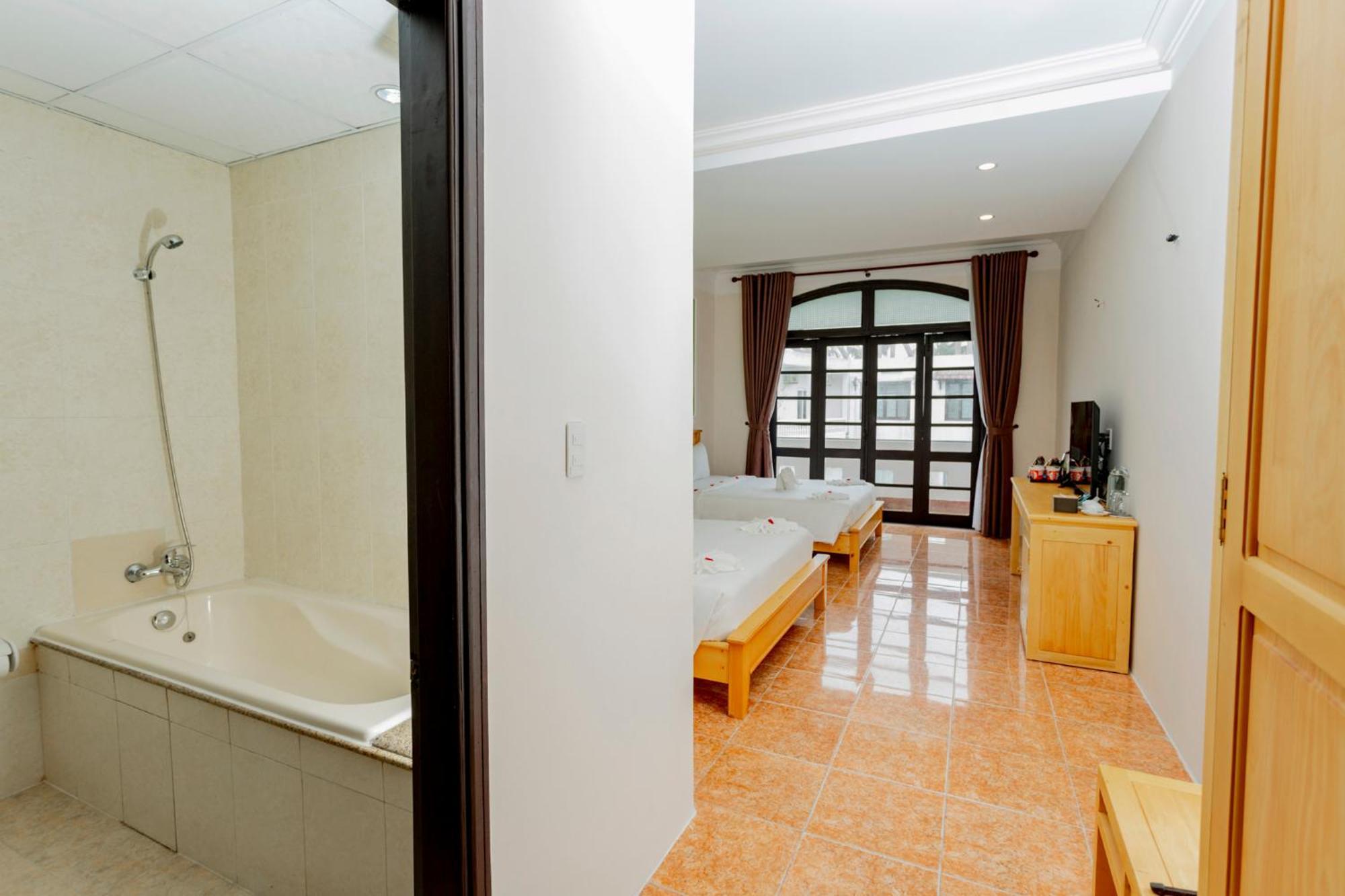 Sea And Sand Hotel Hội An Buitenkant foto